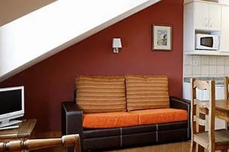 Cuirgu Turisticos Aparthotel 4*